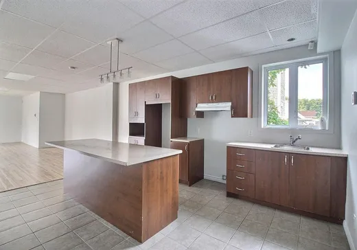 Triplex à vendre - 600-602 Boul. St-Charles, Drummondville, J2C 4Y1