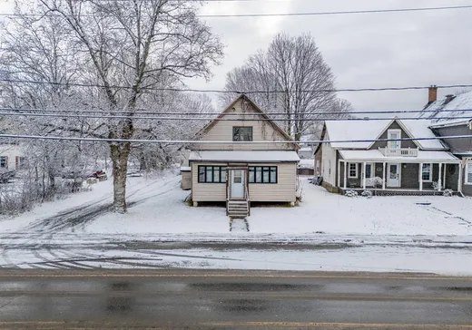 4-Plex à vendre - 750 Rue Dufferin, Stanstead, J0B 3E0