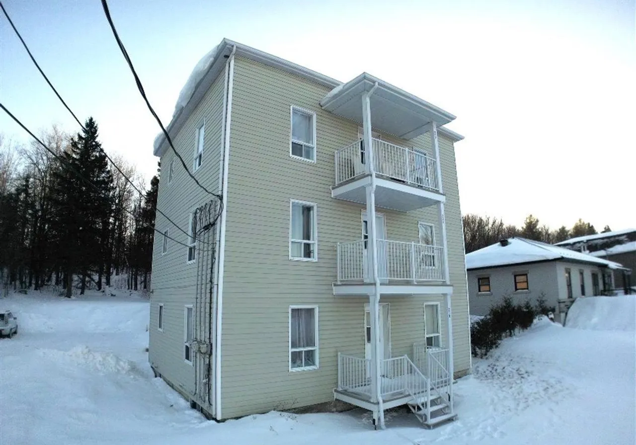 Triplex à vendre - 213-217 Rue Manville O., Val des Sources, J1T 1G4