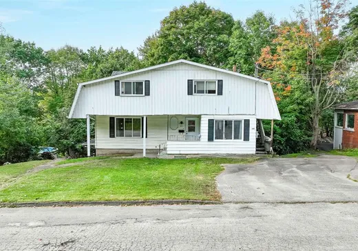 4-Plex à vendre - 571-577 Rue du Cardinal-Villeneuve, Sherbrooke, J1E2H9