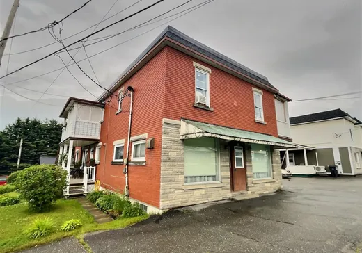4-Plex à vendre - 135-141 Rue Angus S., East Angus, J0B 1R0