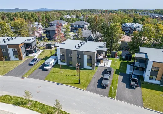 4-Plex à vendre - 894-900 Rue du Seyval, Sherbrooke, J1L 0R8
