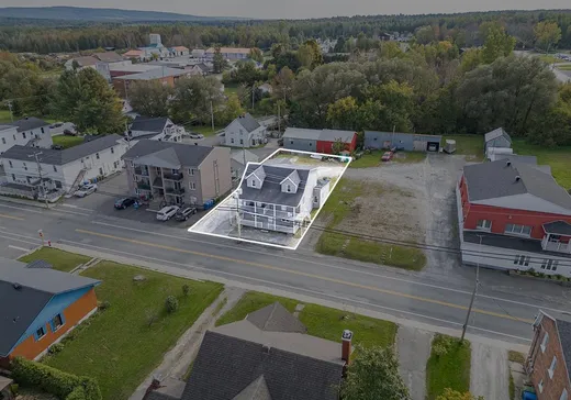 5-Plex for Sale - 484-492 Rue St-Janvier, Weedon, J0B 3J0