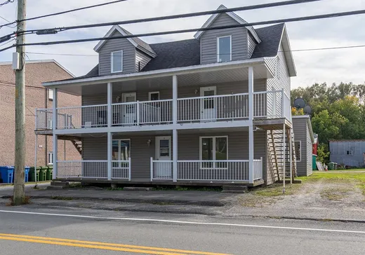 5-Plex for Sale - 484-492 Rue St-Janvier, Weedon, J0B 3J0