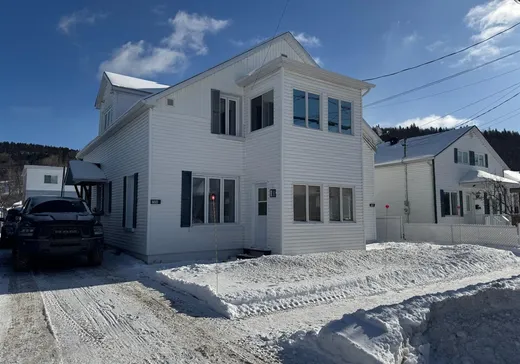 Duplex à vendre - 704-706 Rue Joffre, La Tuque, G9X2N6