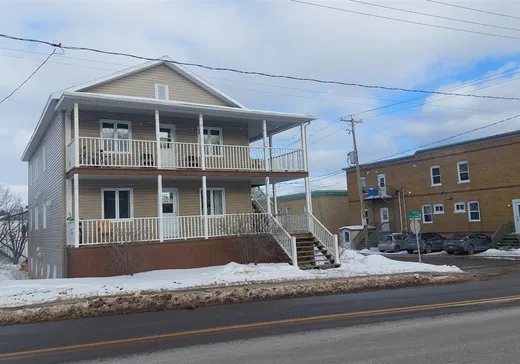 5-Plex à vendre - 412-416 1re rue Poiré, La Pocatière, G0R1Z0