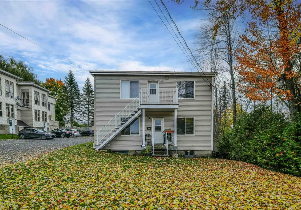 Triplex for Sale - 816-822 Rue Degré, Magog, J1X 1B9