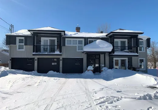 Triplex à vendre - 265 Rue Paul-Cardin, St-Germain-De-Grantham, J0C1K0