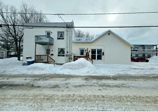 4-Plex à vendre - 261-263 Rue St-Christophe, Matane, G4W2A2