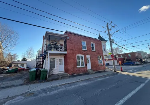 5-Plex for Sale - 228 Rue St-Charles, Saint-Jean-sur-Richelieu, J3B 2E1