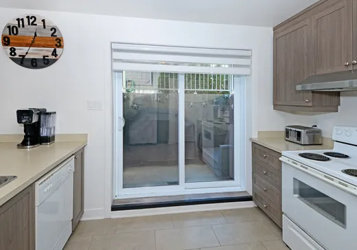 Triplex à vendre - 5395 Boul. Hébert, Salaberry-de-Valleyfield, J6S 6A4