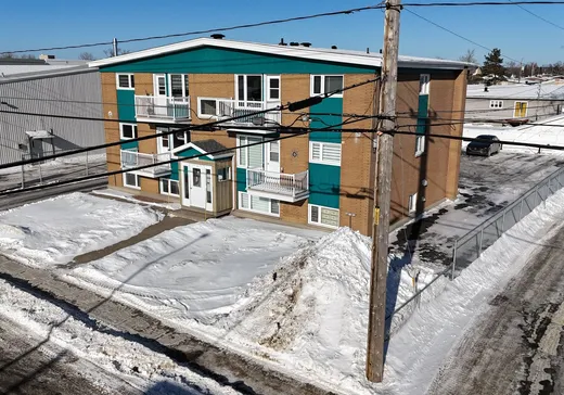 5-Plex for Sale - 670 Av. Brochu, Sept-Îles, G4R 2X5