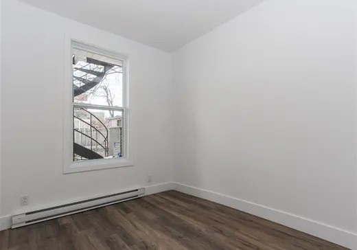 Triplex à vendre - 5806-5810 Rue Eadie, Ville Emard (Île de Montréal), H4E 3T6
