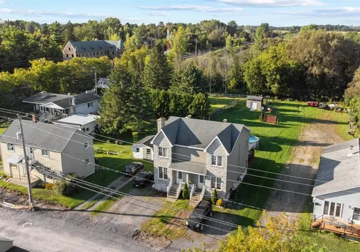 Duplex à vendre - 60-60A Rue Van Vliet, Saint-Jean-sur-Richelieu, J0J 1J0
