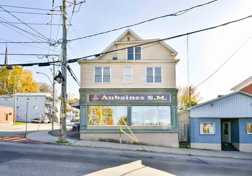 Triplex à vendre - 26-28 Rue Angus N., East Angus, J0B1R0