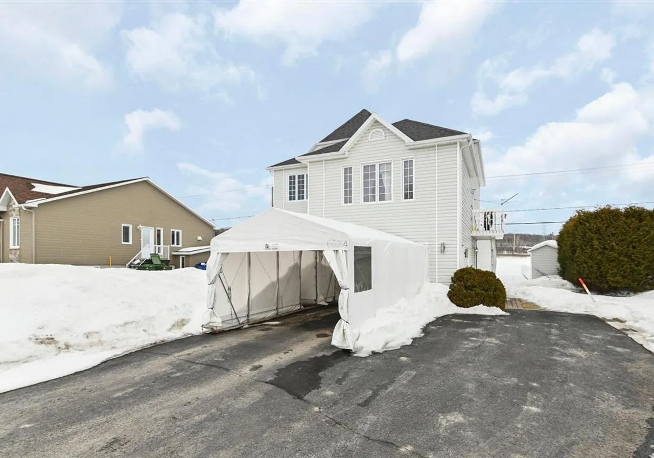 Triplex à vendre - 666Z Rue Laurence, Charlesbourg, G2L 2S4