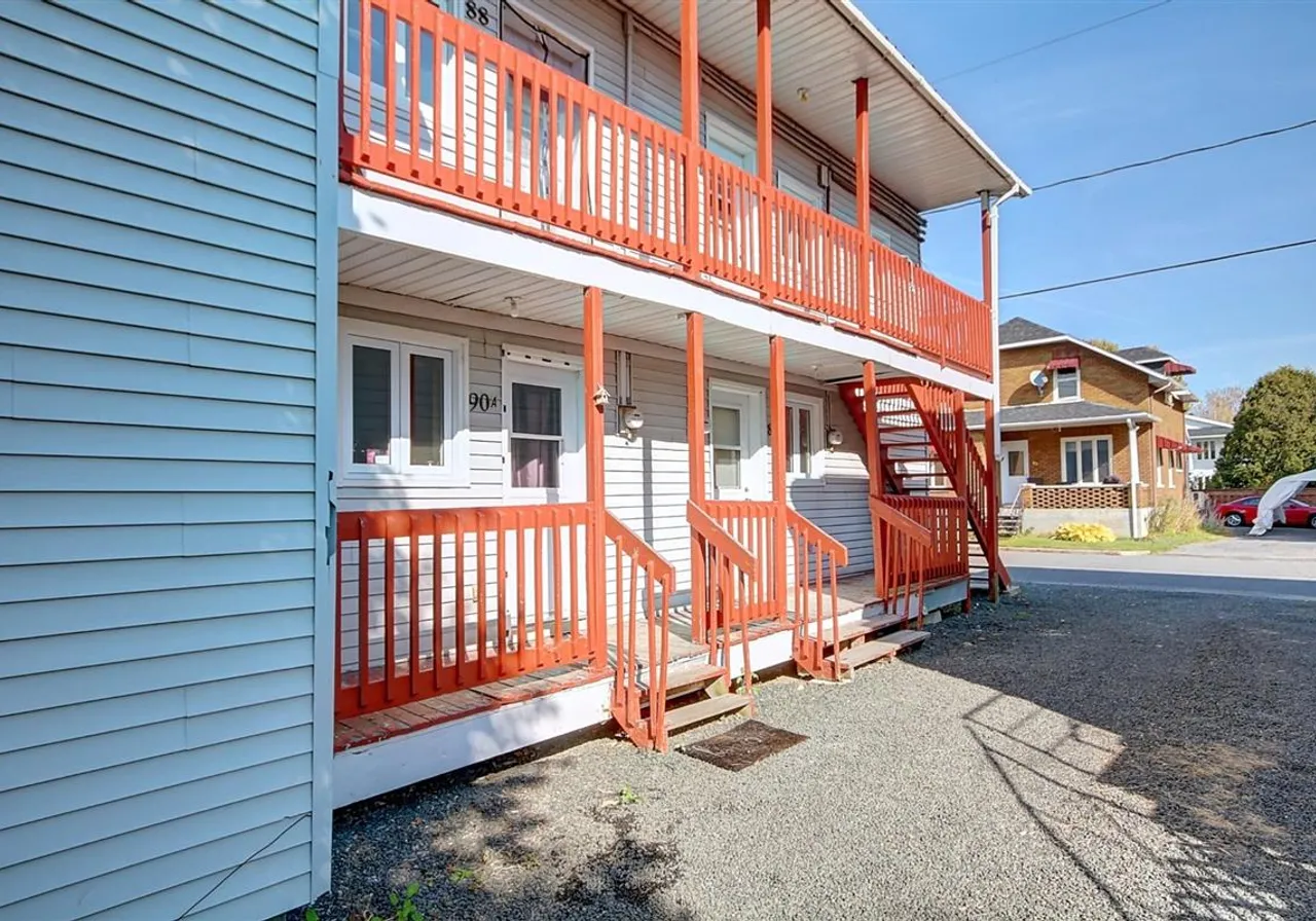 4-Plex à vendre - 84-90A Rue St-Laurent, Beaupré, G0A 1E0