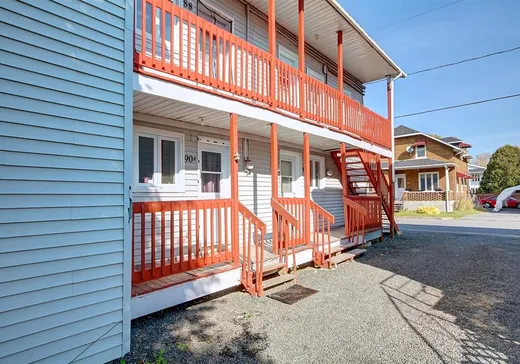 4-Plex à vendre - 84-90A Rue St-Laurent, Beaupré, G0A1E0