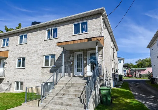 Triplex à vendre - 15722-15726 Rue Notre-Dame E., Montréal (Pointe-aux-Trembles), H1A1X4
