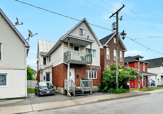 Duplex à vendre - 220 Rue Laval, Hull, J8X3J7