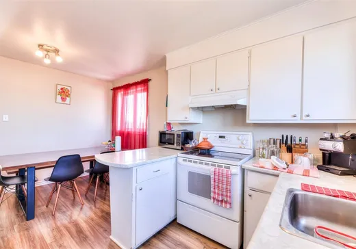 Triplex à vendre - 3043-3047 Rue Paré, St-Hubert, J3Y 4R6