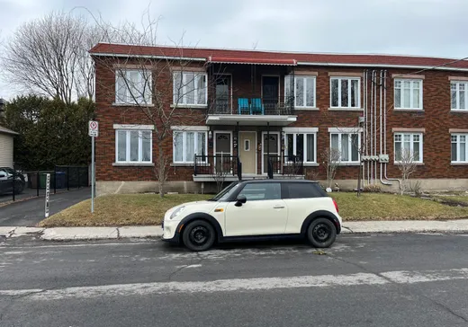 4-Plex à vendre - 123-127 Rue St-Hubert, Saint-Jean-sur-Richelieu, J3B1N9