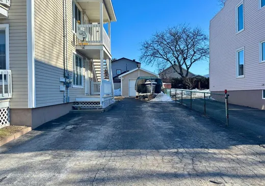 Duplex à vendre - 137-139 11e Avenue, Drummondville, J2B 2X5