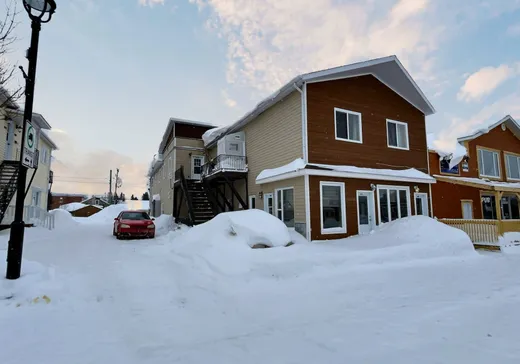 5-Plex à vendre - 670-676 10e Avenue, Senneterre, J0Y2M0