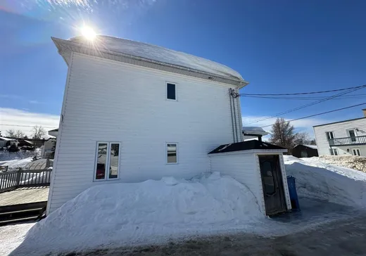 Duplex for Sale - 251-253 Av. Royale, St-Tite-Des-Caps, G0A 4J0