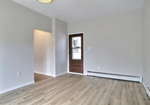 Triplex for Sale - 303-307 Rue Hall, Magog, J1X 2V3