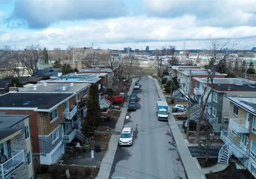 Duplex à vendre - 1696-1698 Rue Couvrette, Montréal (Saint-Laurent), H4L 4T8