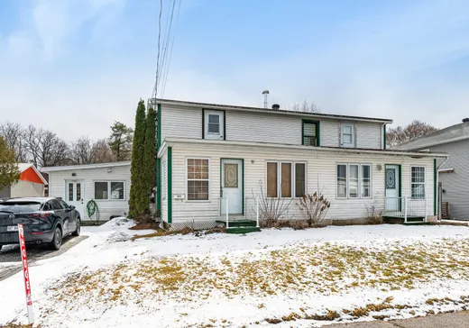 5-Plex à vendre - 107-109 Rue Oliver, Cowansville, J2K 1H7