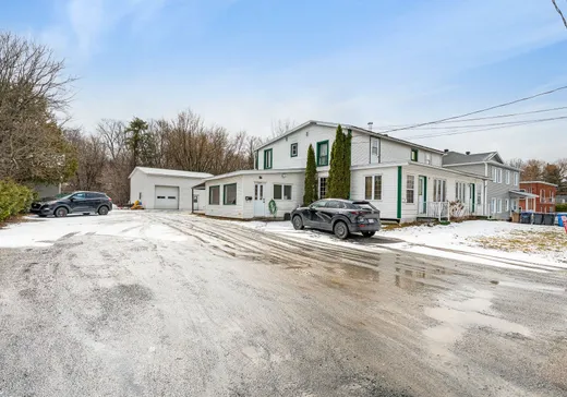 5-Plex à vendre - 107-109 Rue Oliver, Cowansville, J2K 1H7