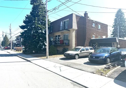 Triplex for Sale - 2694-2698 Rue St-Georges (Longueuil), Longueuil, J4K 4B5