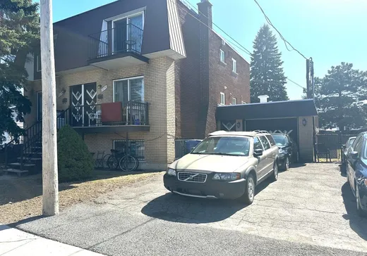Triplex for Sale - 2694-2698 Rue St-Georges (Longueuil), Longueuil, J4K 4B5