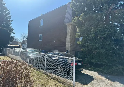 Triplex for Sale - 2694-2698 Rue St-Georges (Longueuil), Longueuil, J4K 4B5