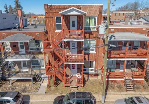 Triplex for sale - 704-708 Rue St-Christophe, Trois-Rivières, G9A3L8
