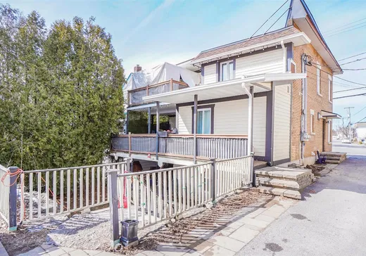 Triplex for Sale - 548-552 Rue St-Louis, Terrebonne, J6W 1J2