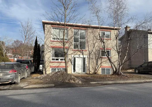 Triplex à vendre - 106 Rue Wilson, Sherbrooke, J1L 1H4