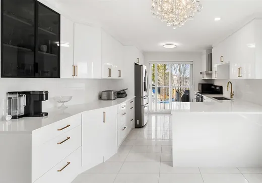 Triplex à vendre - 10-14 Boul. Vauquelin, St-Hubert, J3Y 9K9
