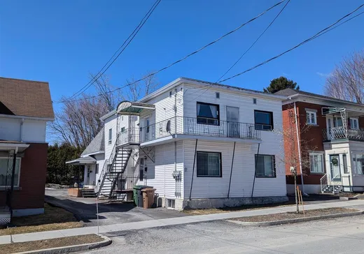 Triplex for sale - 4865-4871 Rue Champlain, Lac-Mégantic, G6B1X7