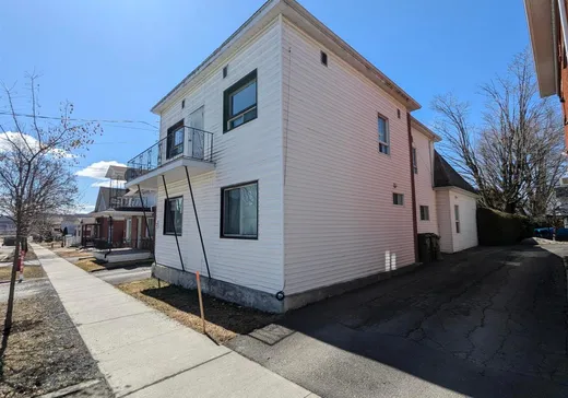Triplex for Sale - 4865-4871 Rue Champlain, Lac-Mégantic, G6B 1X7