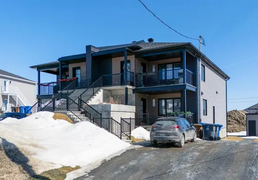 Duplex à vendre - 104-106 Rue Ernest-Provencher, East Angus, J0B1R0