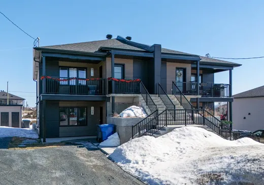 Duplex à vendre - 108-110 Rue Ernest-Provencher, East Angus, J0B1R0
