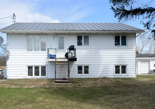 Duplex for sale - 8-10 Rue Adrien, Saint-Stanislas-de-Kostka, J0S1W0
