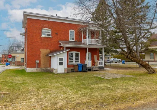 Duplex à vendre - 60-62 Rue de l'Hôtel-de-Ville, East Angus, J0B 1R0