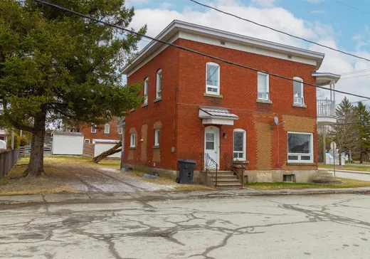 Duplex à vendre - 60-62 Rue de l'Hôtel-de-Ville, East Angus, J0B 1R0