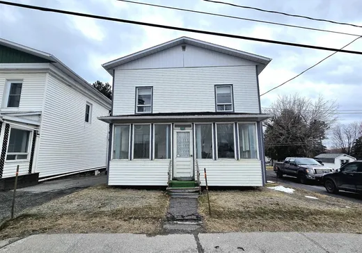 Duplex à vendre - 316-320 Rue Principale, St-Romain, G0Y1L0