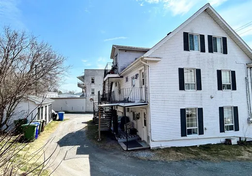 5-Plex à vendre - 506-508 Rue Principale N., Pointe-Claire (Île de Montréal), J0B 2H0