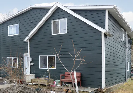 5-Plex à vendre - 71-73 Rue York, Godmanchester, J0S 1H0